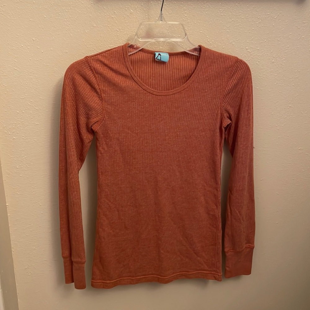 Damsel - like new! Rust orange long sleeved top size small